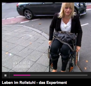 Screenshot: http://www.sat1.de/tv/akte/video/leben-im-rollstuhl-das-experiment-clip