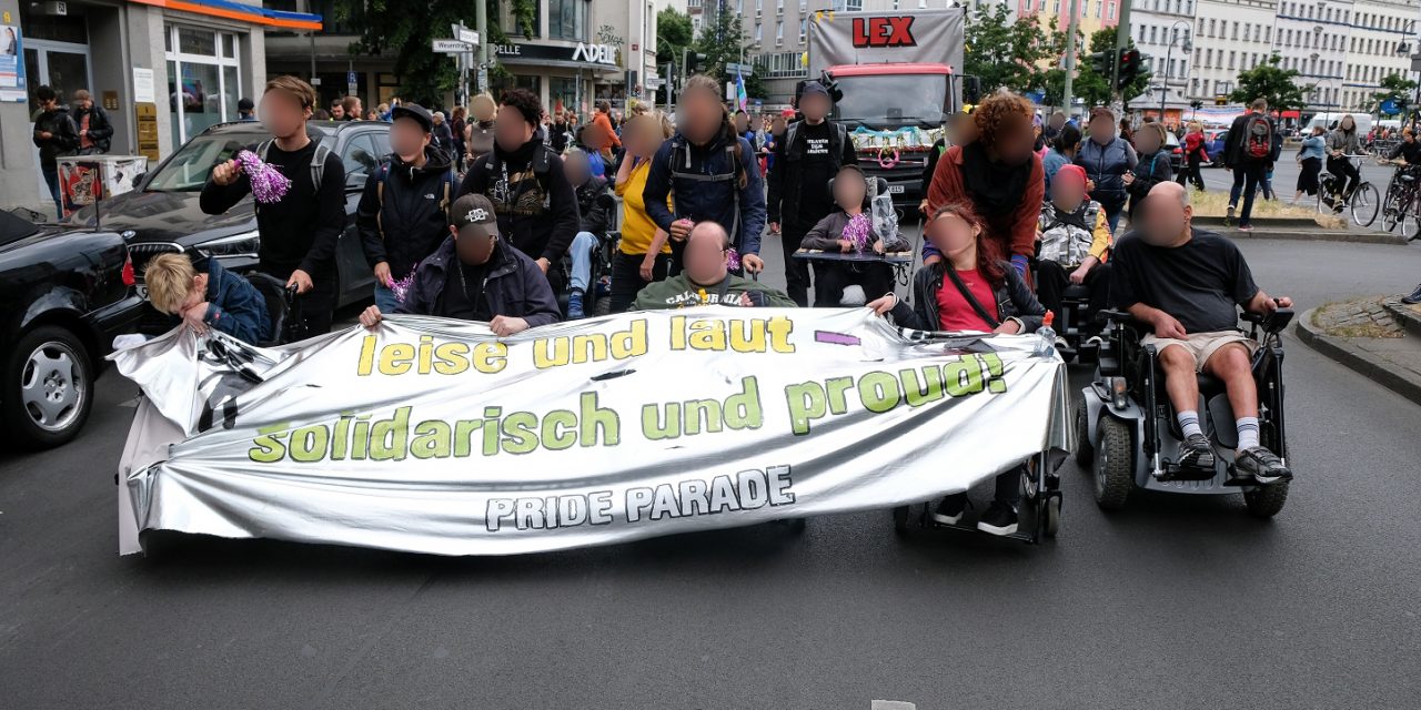 Behindert und verrückt feiern – Die Disability & Mad Pride Parade